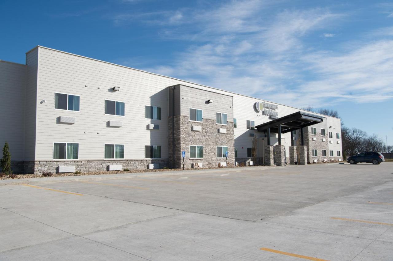 Cobblestone Inn & Suites - Forest City Exterior photo